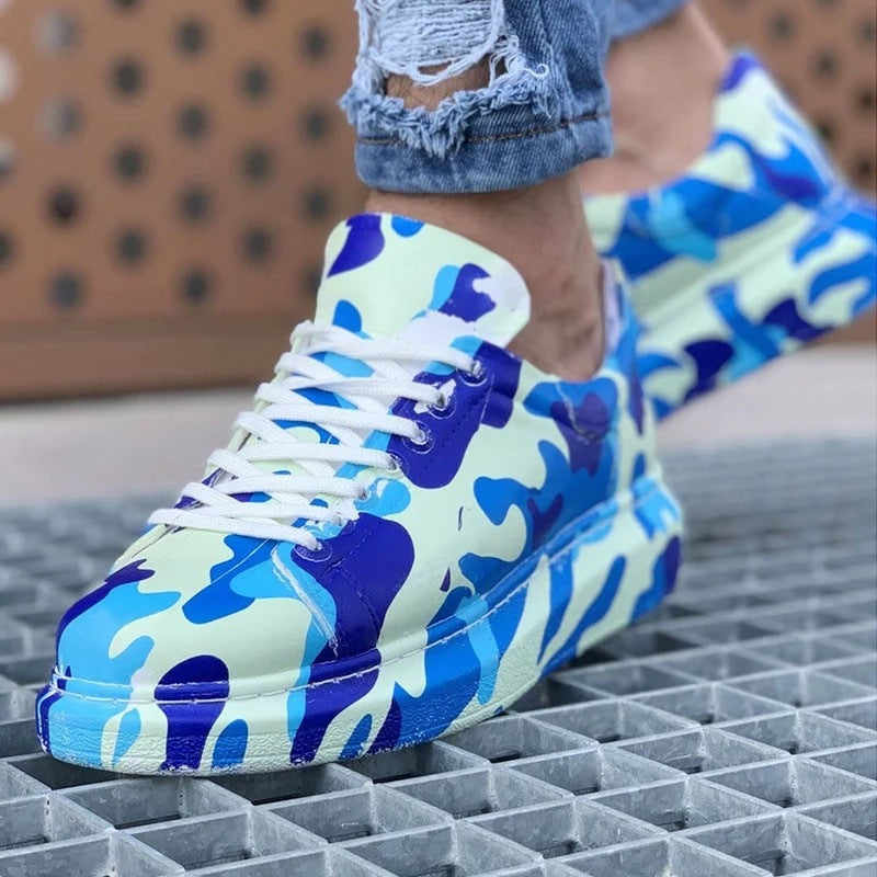 Four seasons camouflage sneakers